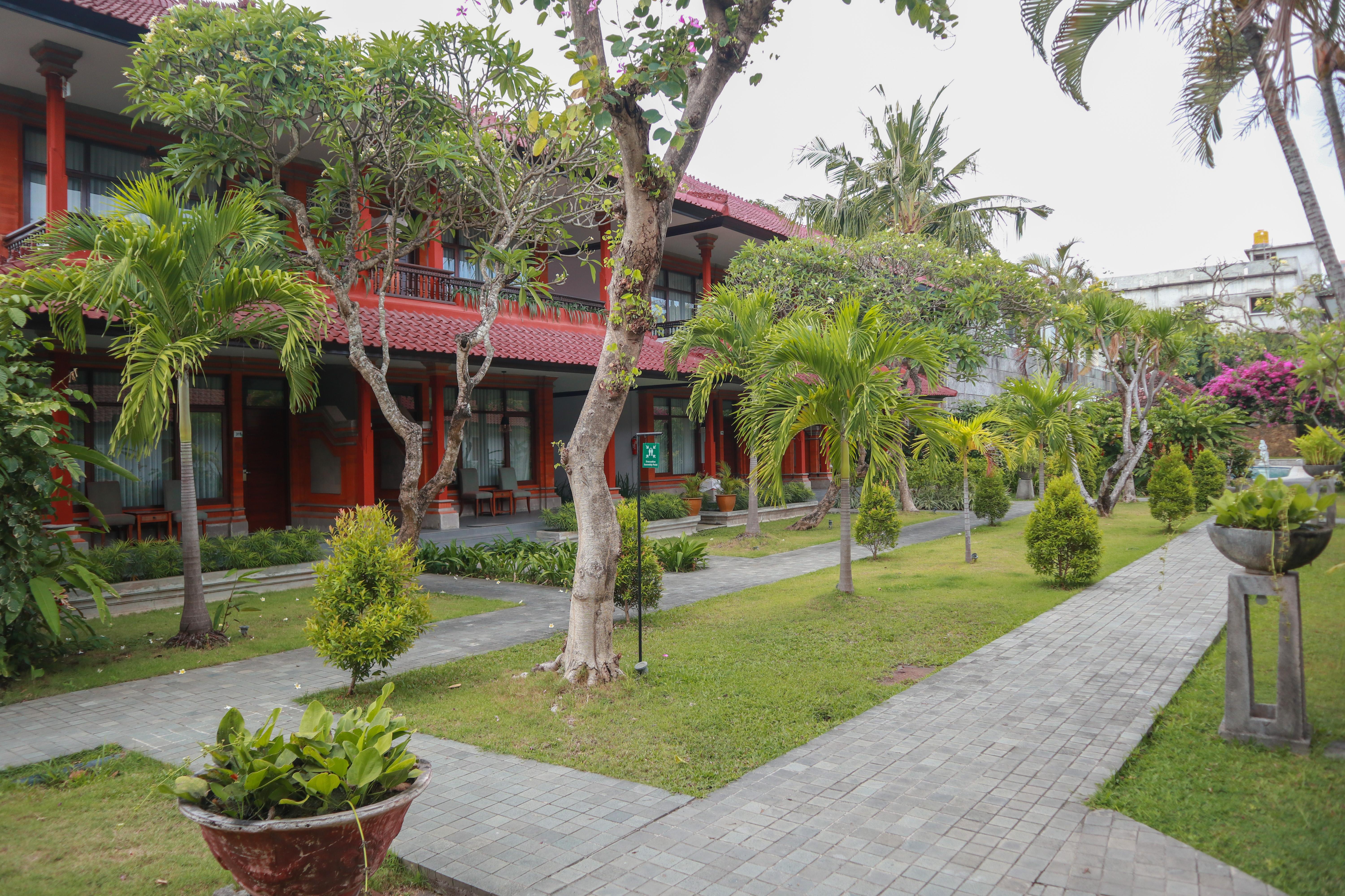 The Cakra Hotel Denpasar Exterior foto